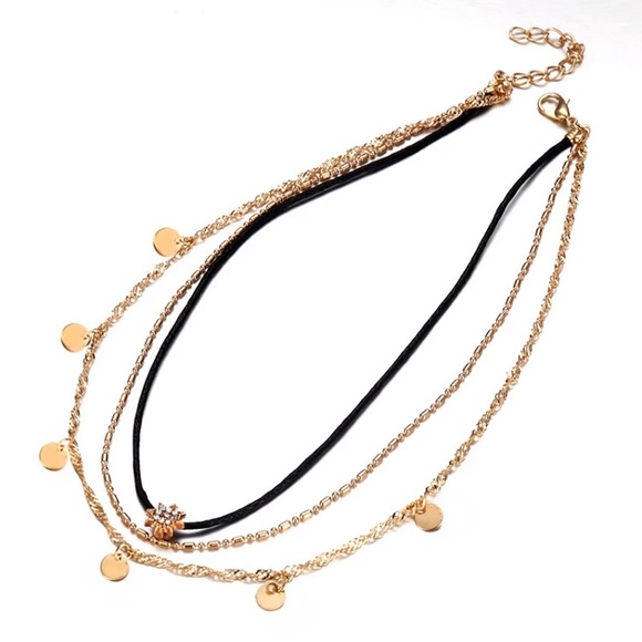 ⚜️[𝟯/$𝟮𝟴]⚜️3 Layered Gold Black Star Choker NEW - Picture 8 of 10